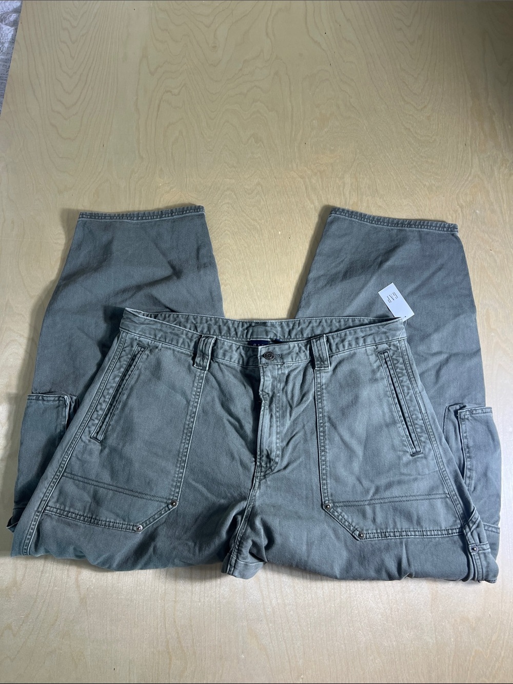 GAP Women's Cargo Pants in Olive Green size 16 - Picture 2 of 11